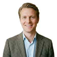 PERSONAJE HOMBRE ALEMAN NO FONDO